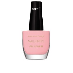 NAILFINITY 230-leading lady