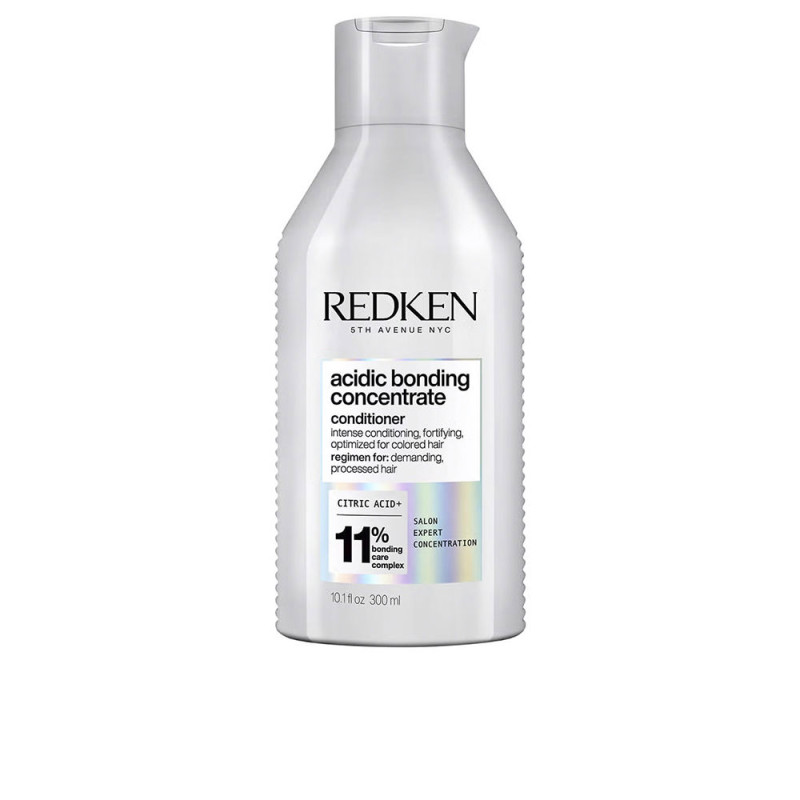 L'après-shampooing ACIDIC COLOR GLOSS rehausse l'éclat de votre couleur 300 ml